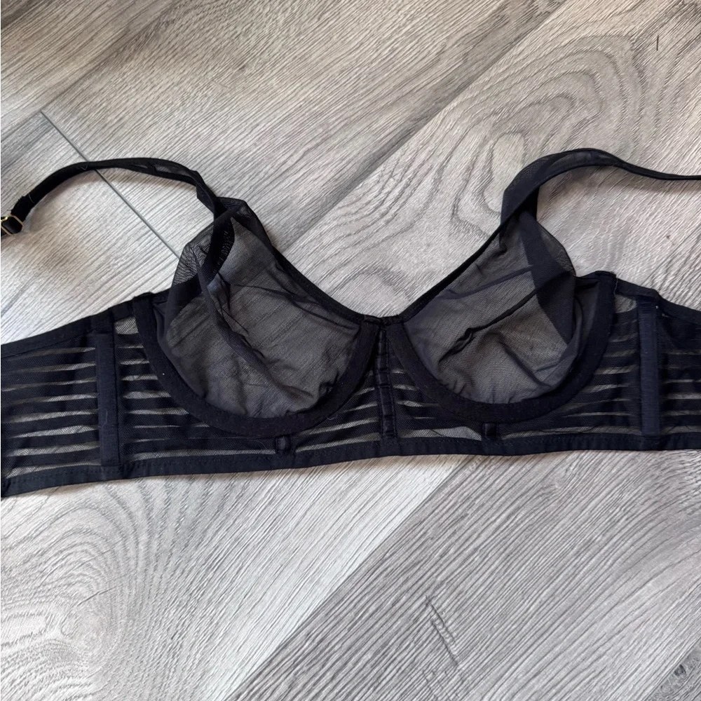 VS 34C Sheer Bra - Picture 1 of 5